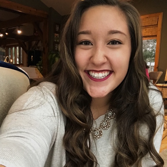 Meet your Posher, Emi - Picture 1 of 2